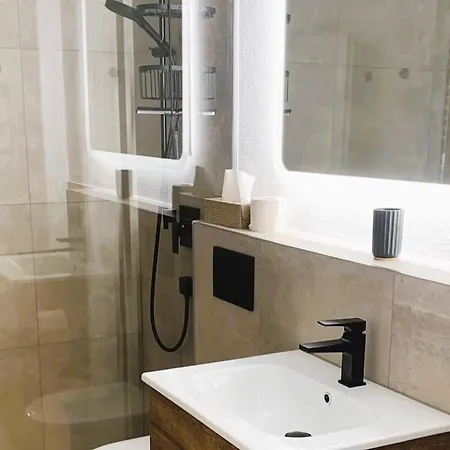 Keko's Loft, * אוברוייטה